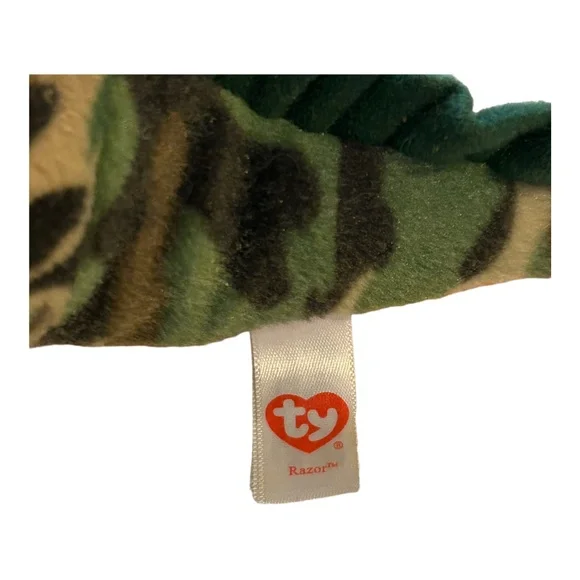 Ty Razor - Picture 4 of 4